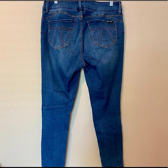 Seven7 Distressed Denim Leggings Size 10 - Picture 7 of 8